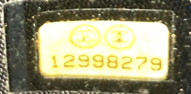 Timeless CC Zipped Wallet Caviar Long