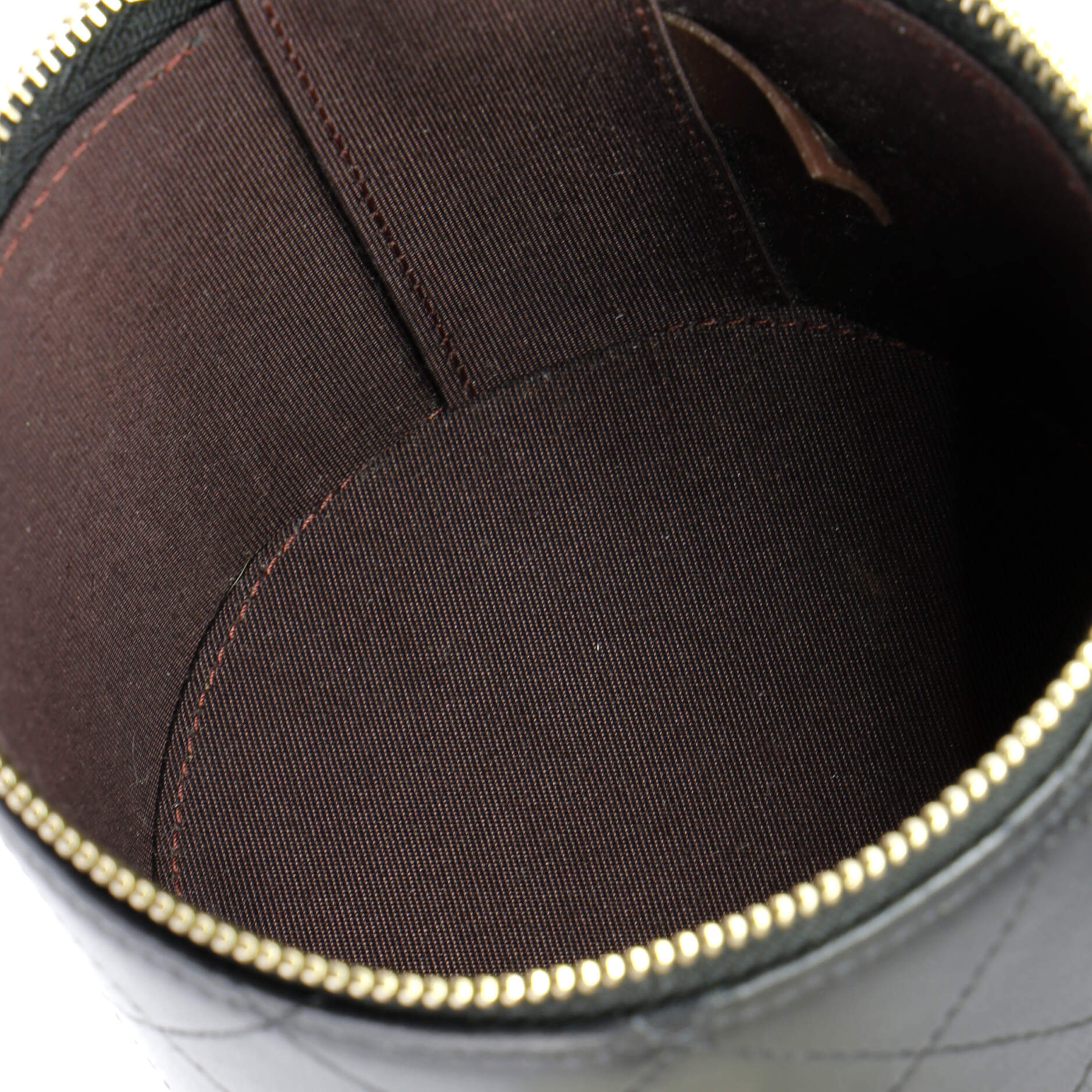 CC Round Vanity Case with Chain Quilted Lambskin Mini