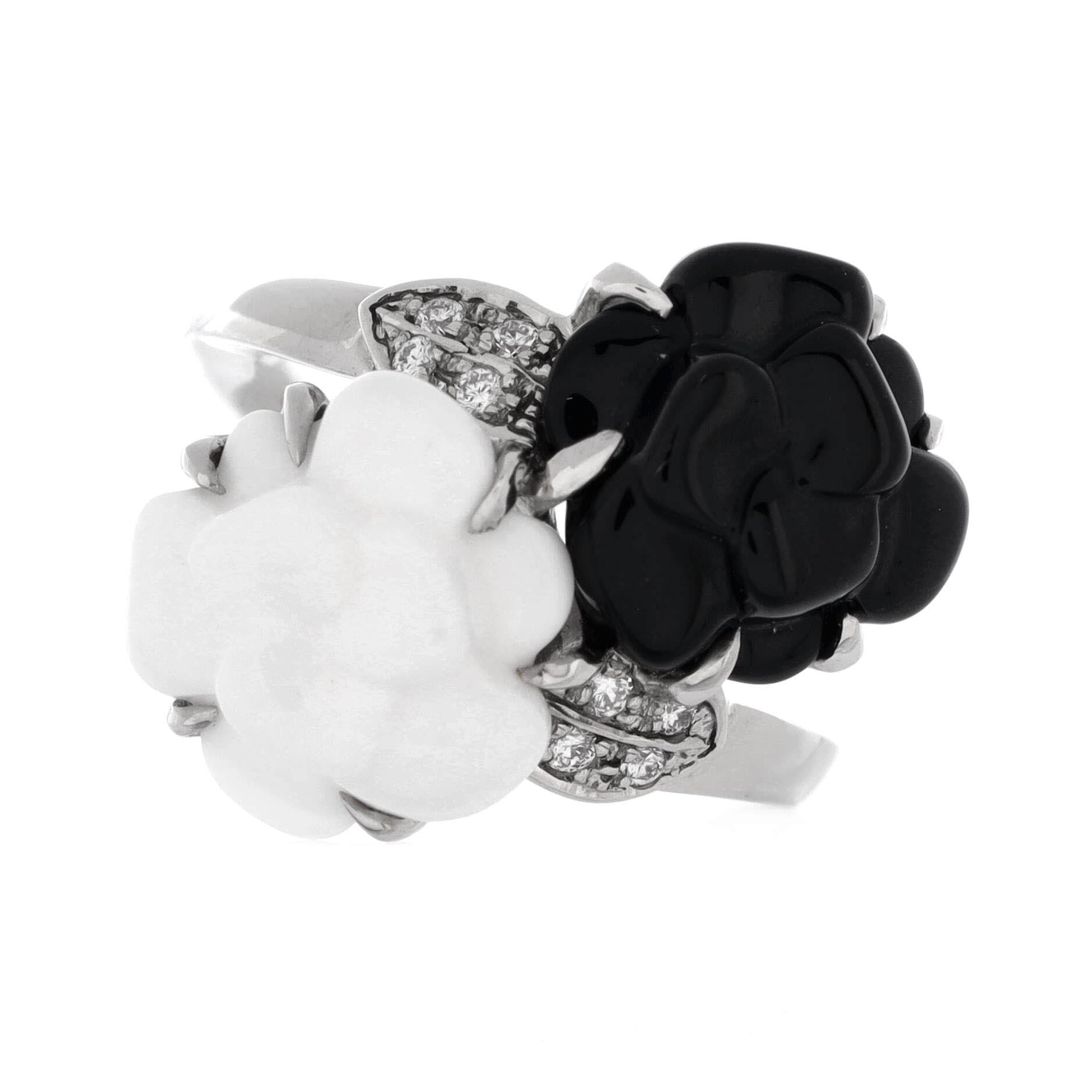 Toi & Moi Camellia Sculpte Ring 18K White Gold with Onyx, Agate, and Diamonds