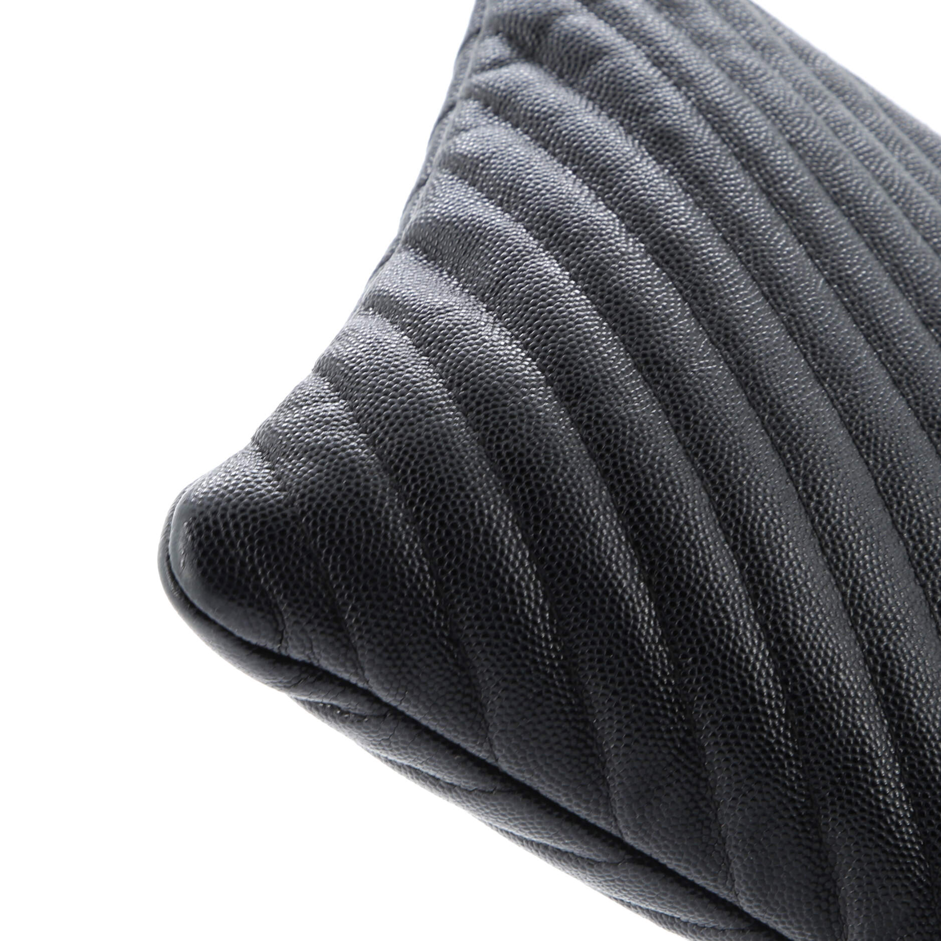 O Case Clutch Chevron Caviar Medium