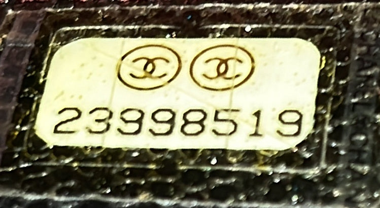 O Case Clutch Chevron Caviar Medium