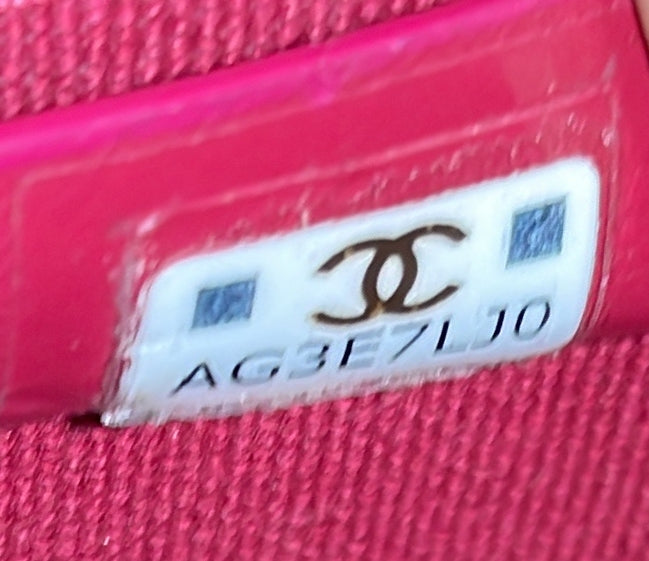 Twist Your Buttons Flap Clutch with Chain Quilted Caviar